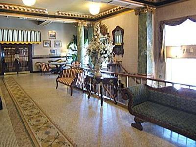 Clarion Inn & Suites 벨리빌 외부 사진
